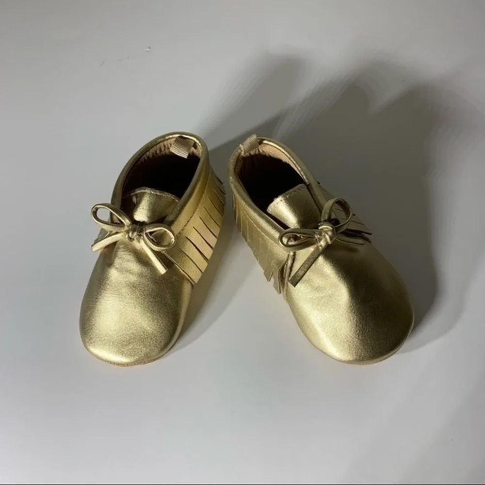 Old Navy Gold Fringe Moccasin Baby NWOT 12-18M